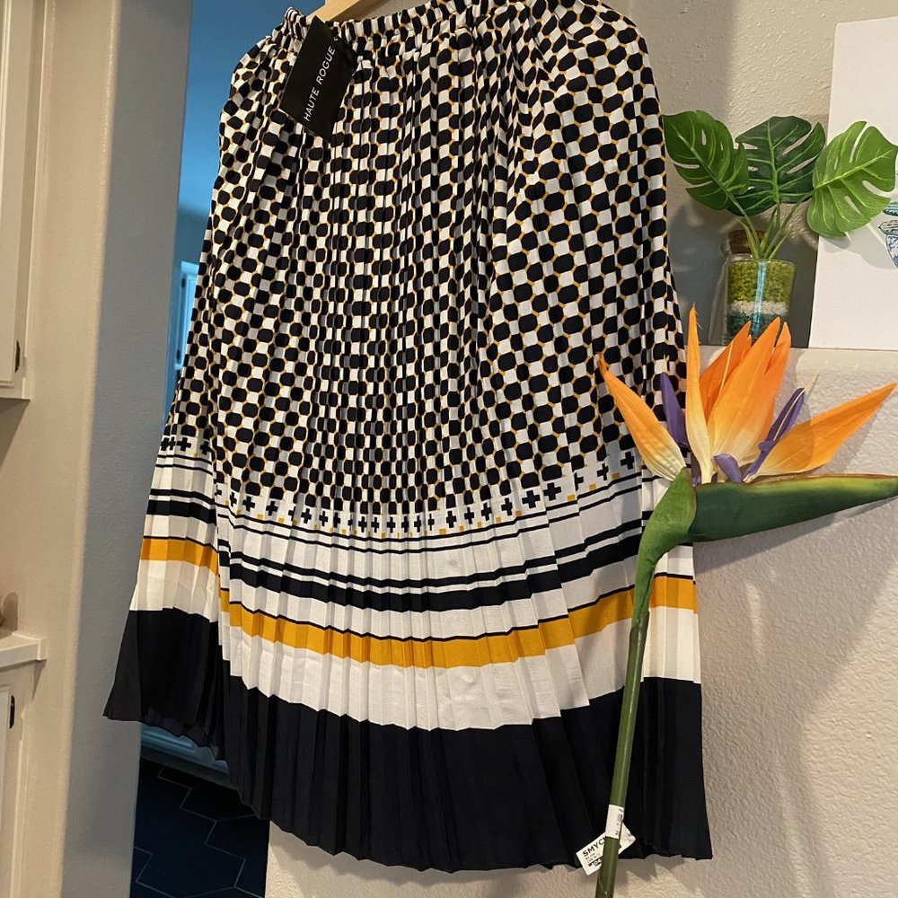 Haute Rogue accordion pleated Midi